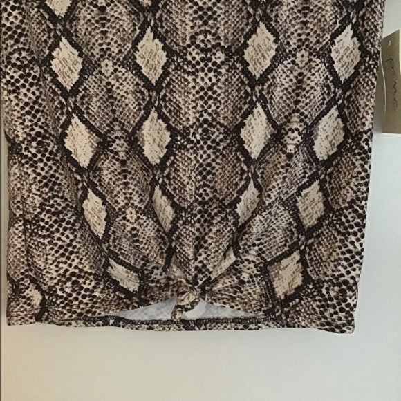 Top - Picture 2 of 3